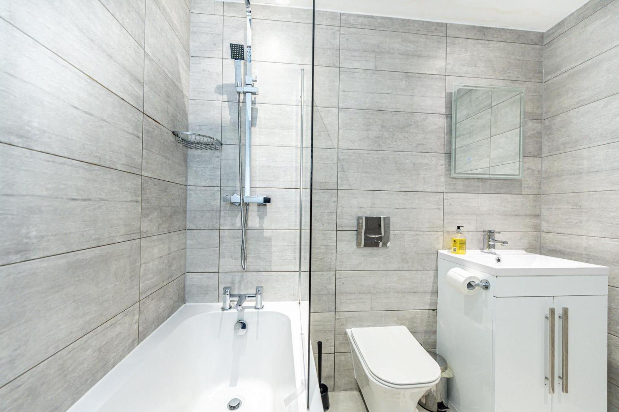 Apartment Two Bedroom In City Centre *