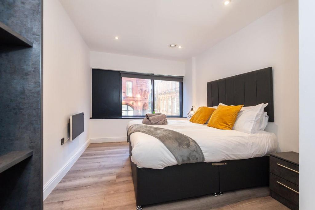 Two Bedroom In City Centre Apartment