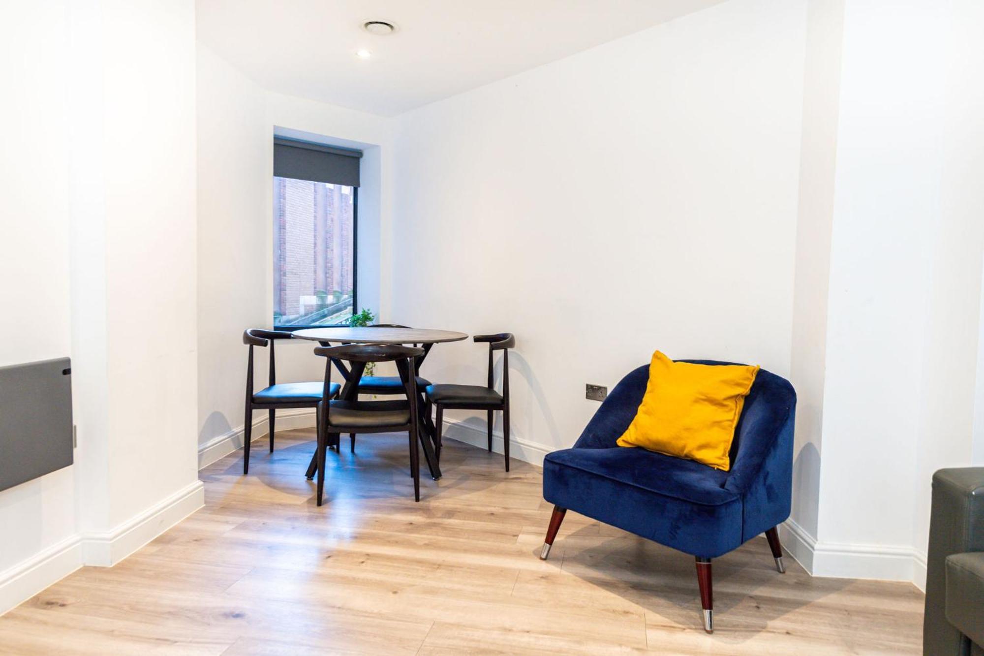 Apartment Two Bedroom In City Centre